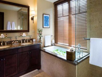 Luxury bathroom with tub & shower